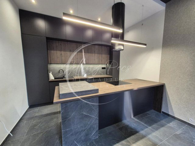 Eladó téglalakás, Pécsett, Búza téren 79.9 M Ft, 2 szobás