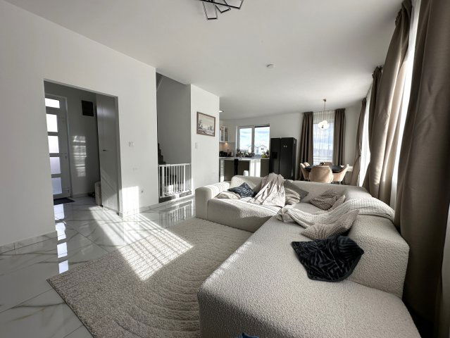 Eladó családi ház, Vácrátóton 113.9 M Ft, 4 szobás