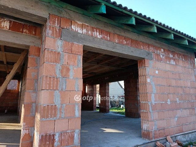 Eladó családi ház, Berettyóújfaluban 57.7 M Ft, 3+1 szobás