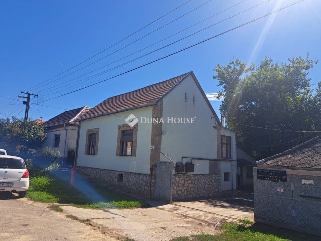 Eladó családi ház, Sántoson 60 M Ft, 2 szobás