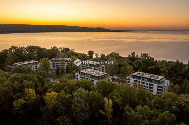 Eladó téglalakás, Keszthelyen 81 M Ft, 2 szobás