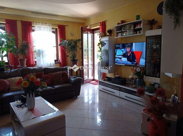 Eladó családi ház, Veszprémben 320 M Ft, 7 szobás