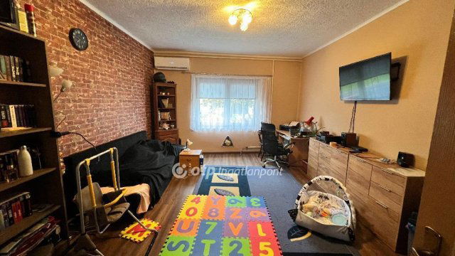 Eladó családi ház, Bébén 24.9 M Ft, 2 szobás