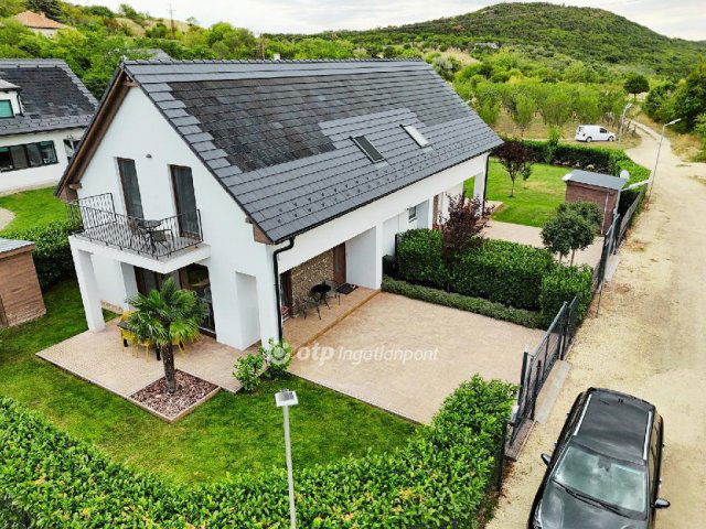 Eladó nyaraló, Tihanyban 174.9 M Ft, 3+1 szobás