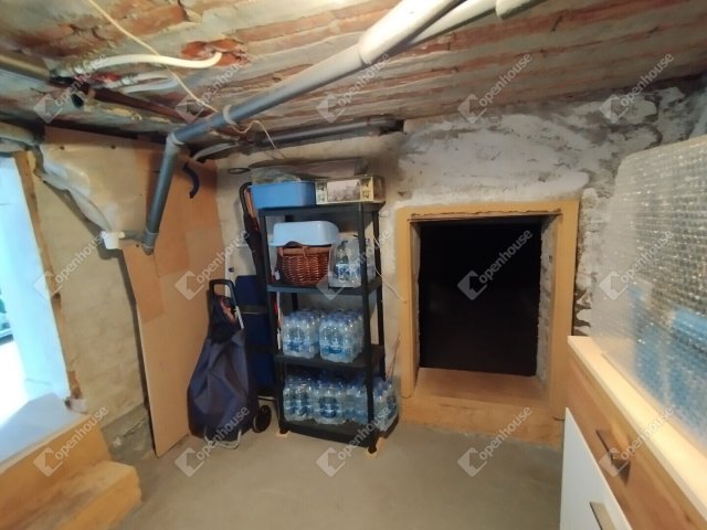 Eladó családi ház, Csornán 53 M Ft, 3 szobás