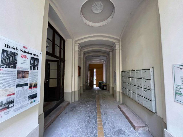 Eladó téglalakás, Budapesten, VIII. kerületben 72.5 M Ft