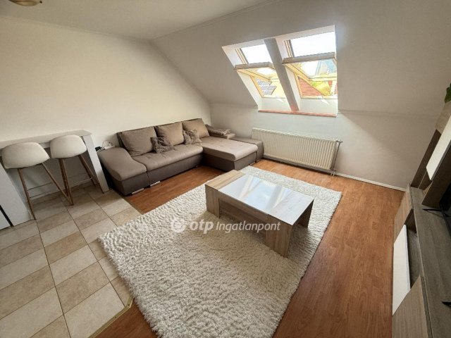 Eladó téglalakás, Tiszakécskén 33.9 M Ft, 1 szobás