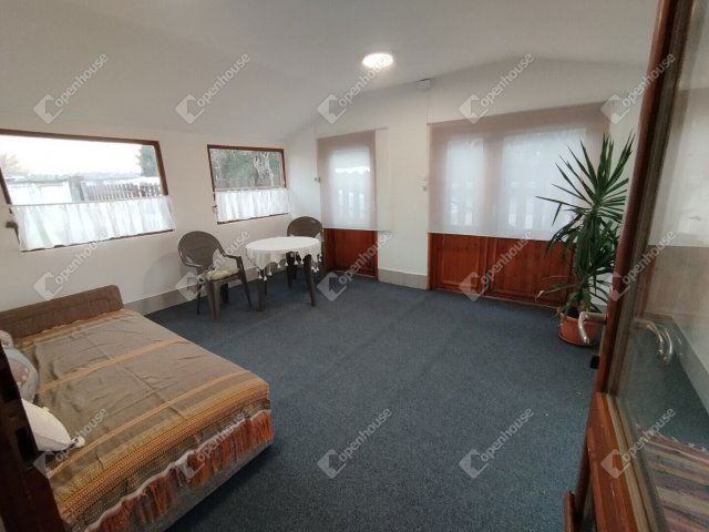 Eladó családi ház, Győrött 29.9 M Ft, 1 szobás