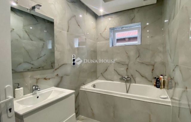 Eladó téglalakás, Bükön 59.9 M Ft, 4 szobás