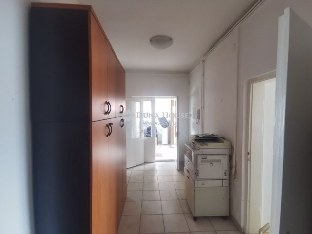 Eladó ipari ingatlan, Vecsésen 269.9 M Ft / költözzbe.hu