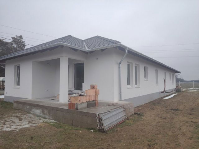 Eladó ikerház, Kakucson 85 M Ft, 4 szobás / költözzbe.hu