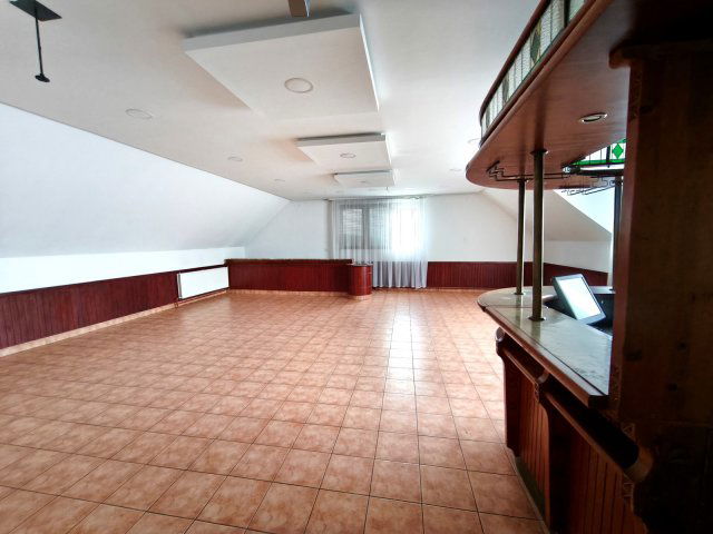 Eladó üzlethelyiség, Nyíregyházán 90 M Ft