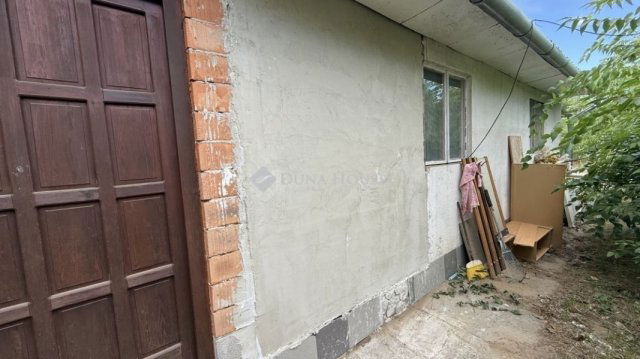 Eladó családi ház, Sülysápon 16 M Ft, 2 szobás