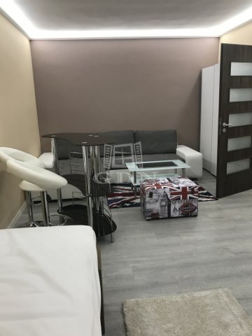 Kiadó téglalakás, albérlet, Szegeden 100 E Ft / hó, 1 szobás