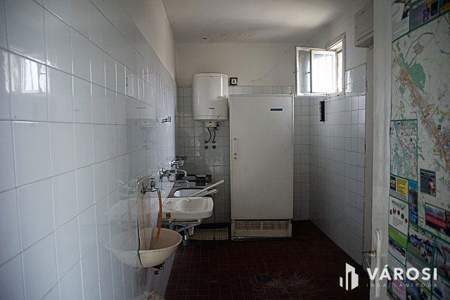 Eladó üzlethelyiség, Tatárszentgyörgyön 14.9 M Ft, 4 szobás