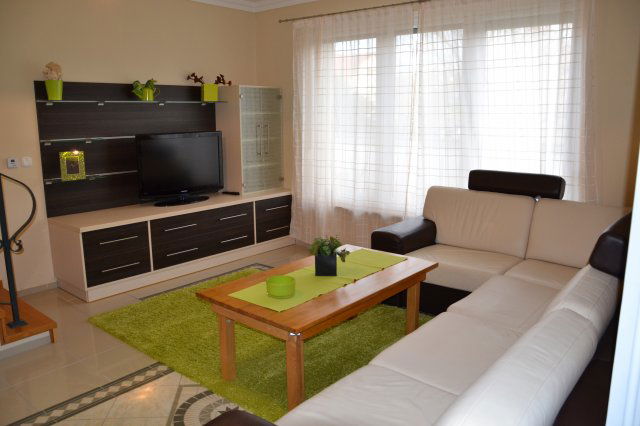 Kiadó sorház, albérlet, Debrecenben 550 E Ft / hó, 4 szobás