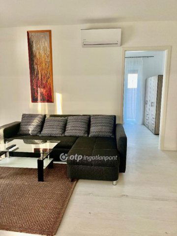 Kiadó téglalakás, albérlet, Pécsett 220 E Ft / hó, 2 szobás
