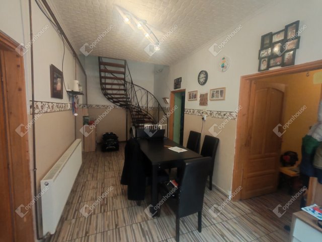 Eladó családi ház, Molnárin 26 M Ft, 5 szobás
