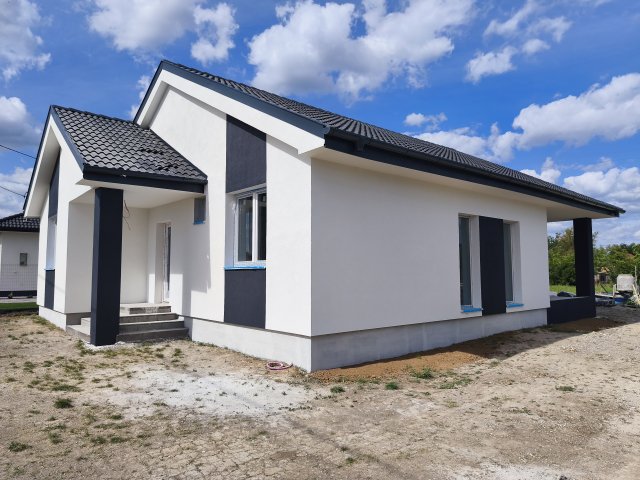 Eladó családi ház, Atkáron 75 M Ft, 4 szobás
