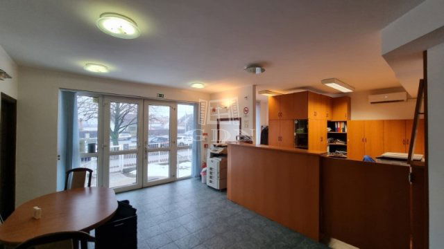 Kiadó iroda, Székesfehérvárott 950 E Ft / hó