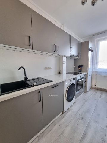 Eladó panellakás, Pápán 44.75 M Ft, 2 szobás