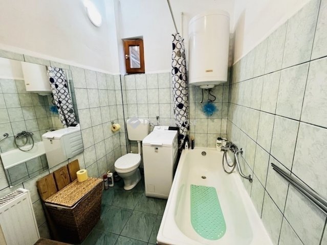 Eladó családi ház, Vecsésen 89 M Ft, 5 szobás