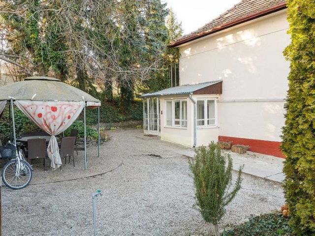 Eladó családi ház, Hévízen 70.7 M Ft, 4 szobás