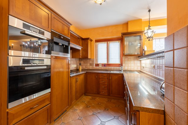 Eladó családi ház, Nagykovácsiban, Tücsök utcában 195 M Ft