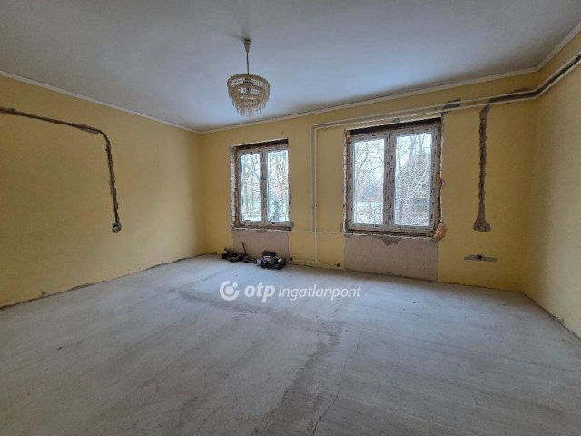 Eladó téglalakás, Mezőhegyesen 9.9 M Ft, 3 szobás