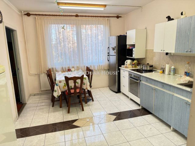 Eladó panellakás, Debrecenben 64.89 M Ft, 2 szobás