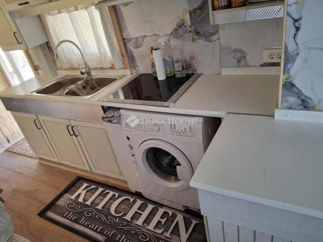 Kiadó nyaraló, Bicskén 180 E Ft / hó, 2+1 szobás