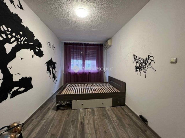 Eladó panellakás, Budapesten, XV. kerületben 82.9 M Ft, 3 szobás