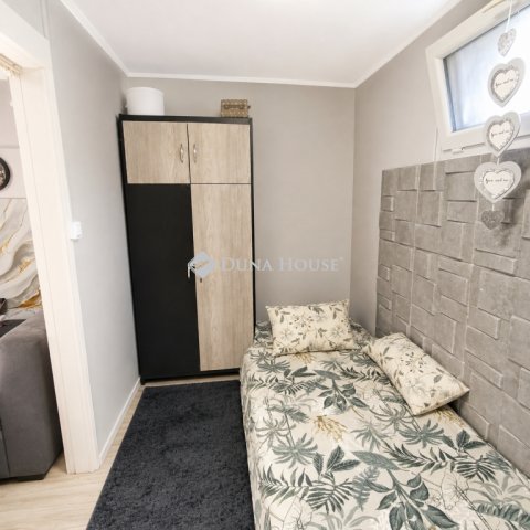 Eladó családi ház, Hódmezővásárhelyen 58 M Ft, 4 szobás