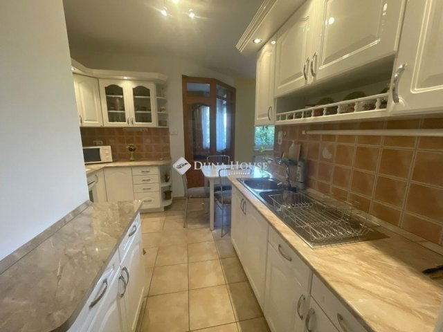 Eladó téglalakás, Szegeden 68.9 M Ft, 3 szobás