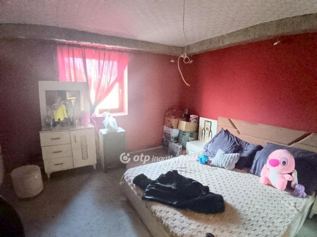Eladó családi ház, Törökszentmiklóson 6 M Ft, 3 szobás