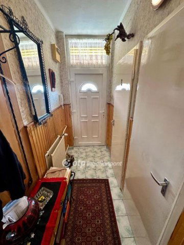 Eladó téglalakás, Pápán 29.5 M Ft, 2 szobás