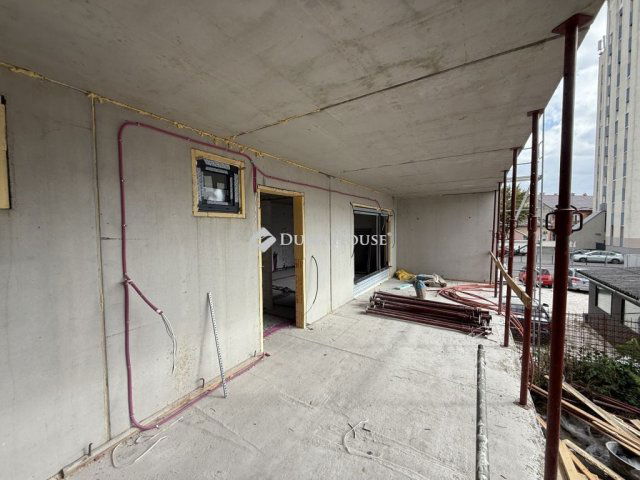 Eladó téglalakás, Budapesten, XX. kerületben, Jókai Mór utcában