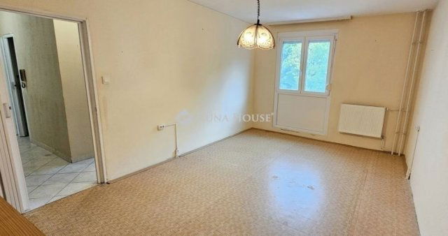 Eladó panellakás, Pécsett 36.99 M Ft, 2 szobás