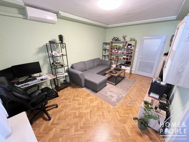 Eladó téglalakás, Szegeden 52.699 M Ft, 2 szobás