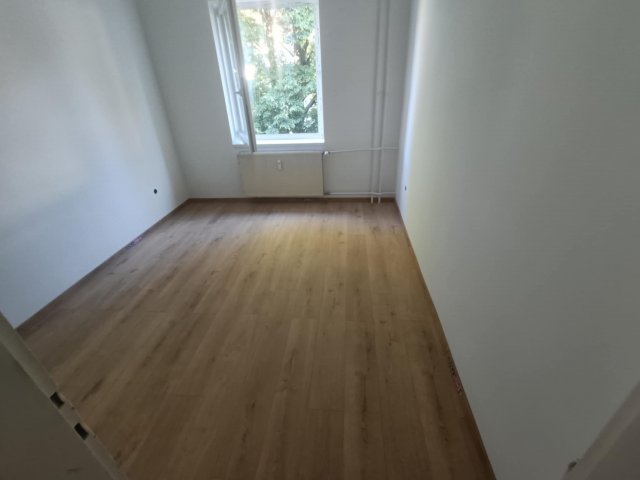 Kiadó téglalakás, albérlet, Oroszlányban 150 E Ft / hó