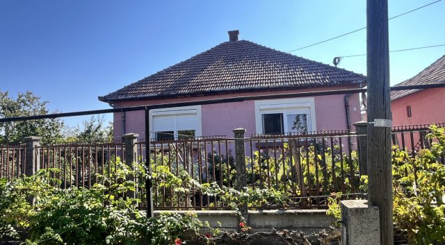 Eladó családi ház, Sarkadon 24.9 M Ft, 2 szobás