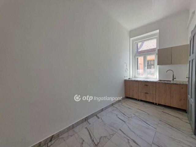 Eladó téglalakás, Budapesten, VIII. kerületben 84.9 M Ft