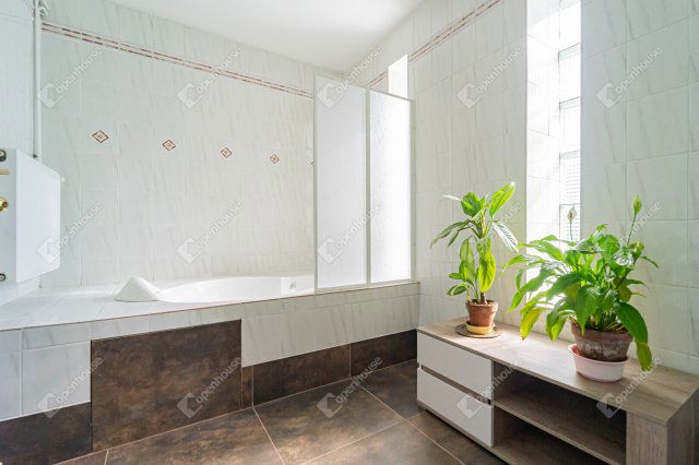 Eladó téglalakás, Budapesten, III. kerületben 238 M Ft, 5 szobás