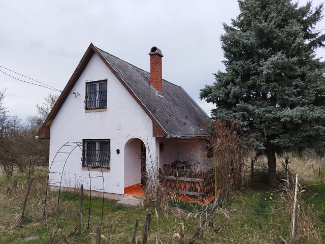 Eladó családi ház, Hatvanban 12 M Ft, 1+2 szobás