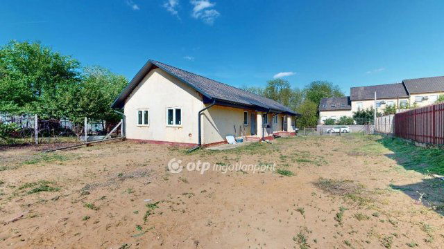 Eladó ikerház, Nyíregyházán 39.9 M Ft, 6 szobás
