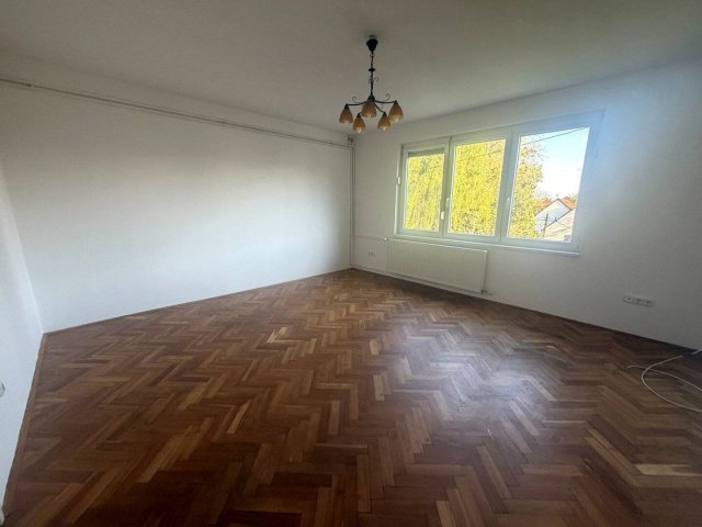 Kiadó panellakás, albérlet, Tatán 195 E Ft / hó, 2+1 szobás