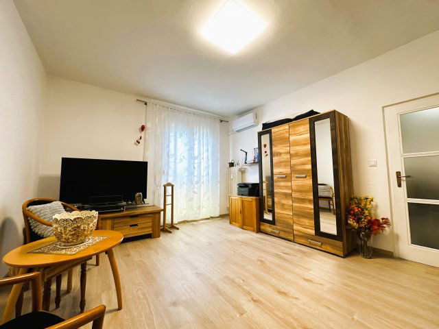 Eladó panellakás, Pécsett, Pollack Mihály utcában 48 M Ft