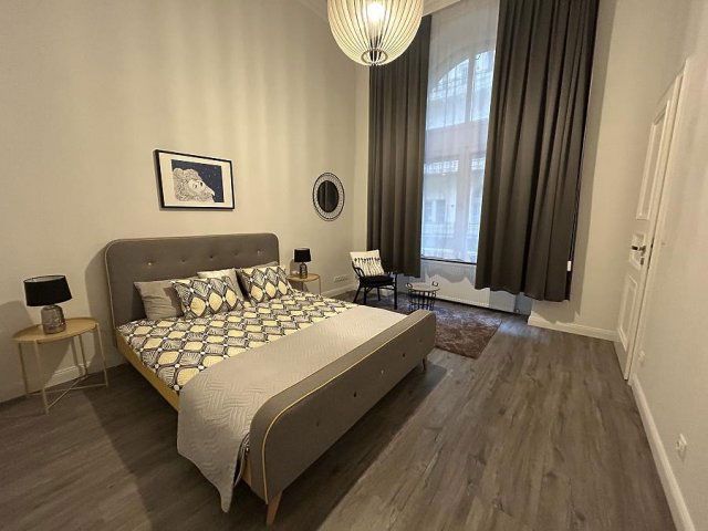 Kiadó téglalakás, albérlet, V. kerületben, Károly körúton