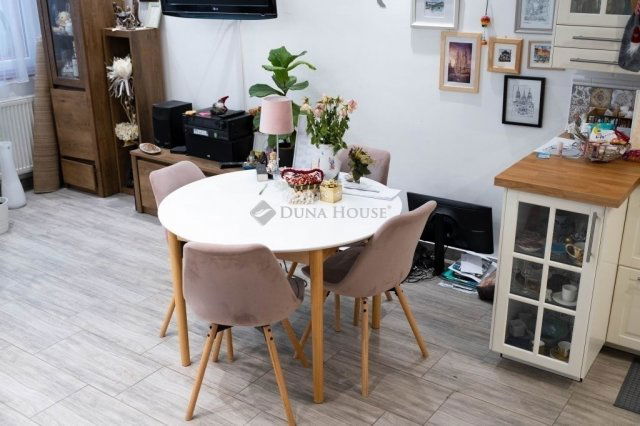 Eladó sorház, Vecsésen 133.9 M Ft, 5 szobás