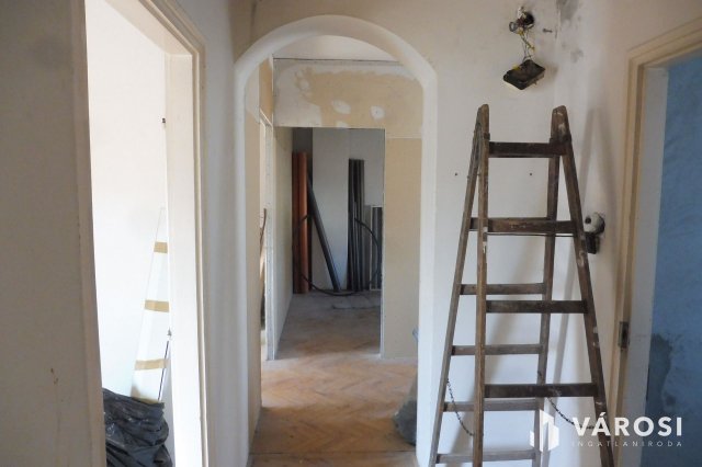 Eladó családi ház, Szegeden 97 M Ft, 5 szobás